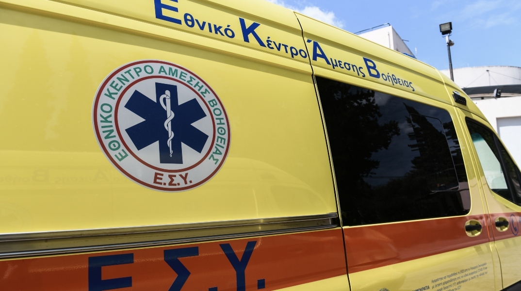 Μάχη για τη ζωή του δίνει 8χρονος μετά από βουτιά στη θάλασσα