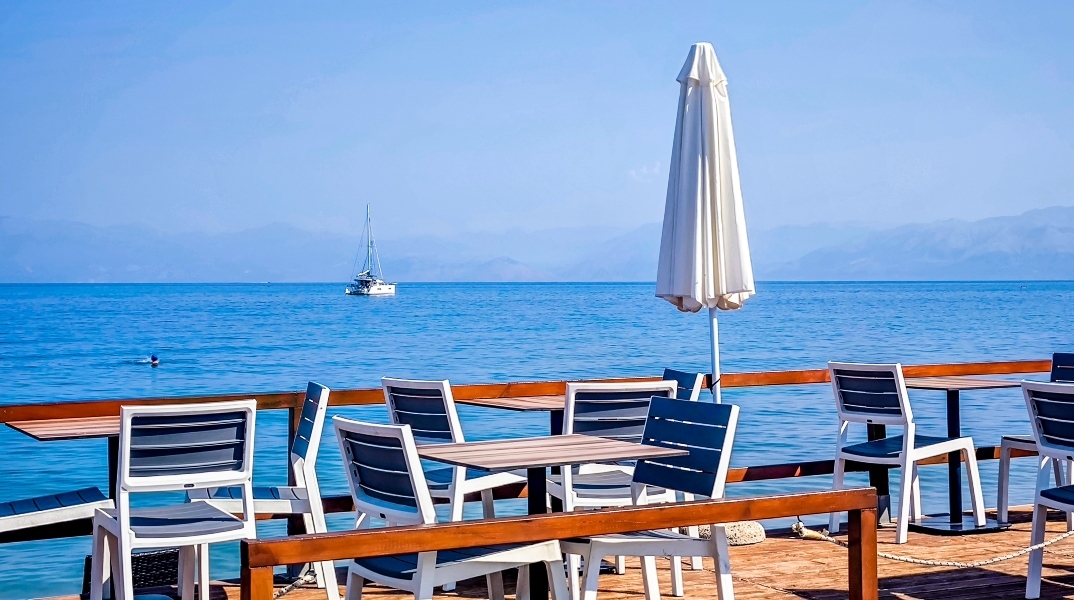 Καιρός αύριο: Η θερμοκρασία θα φτάσει μέχρι τους 36 βαθμούς - Άνεμοι έως 6 μποφόρ