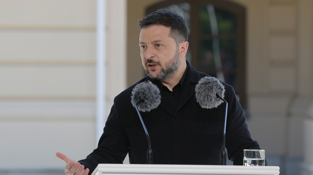 Ο Ζελένσκι προειδοποιεί αεροπορικές και ασφαλιστικές εταιρείες ότι ο ρωσικός εναέριος χώρος δεν είναι ασφαλής