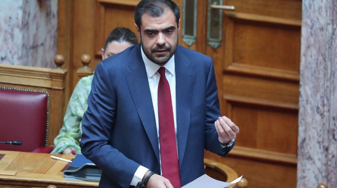 Μαρινάκης κατά Τσίπρα: «Προσέθεσε 13 δισ. στον λογαριασμό – Ίδια συνταγή με το 2014»