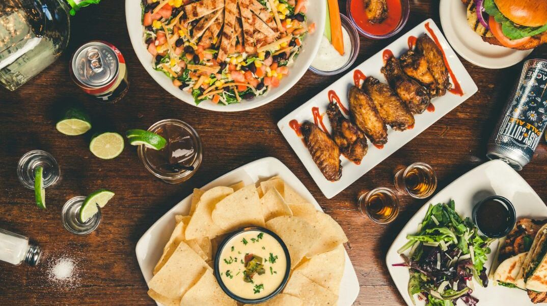 «AI food slop»: Γιατί οι ψεύτικες εικόνες φαγητού μάς προκαλούν αποστροφή
