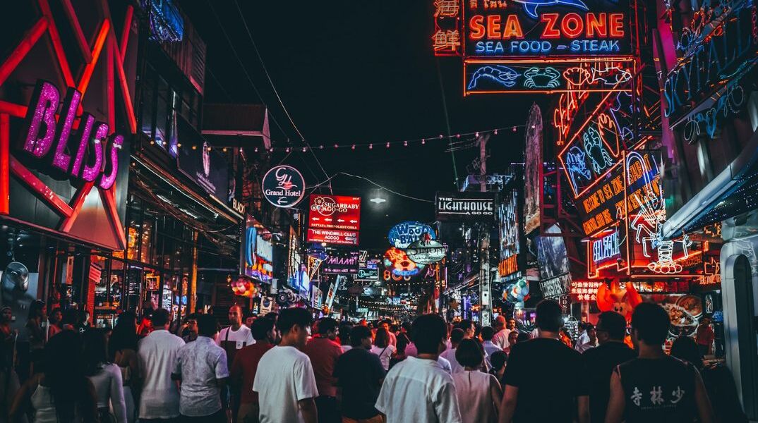 Η «Sin City» της Ταϊλάνδης υποδέχθηκε 5.000 Αμερικανούς ναύτες