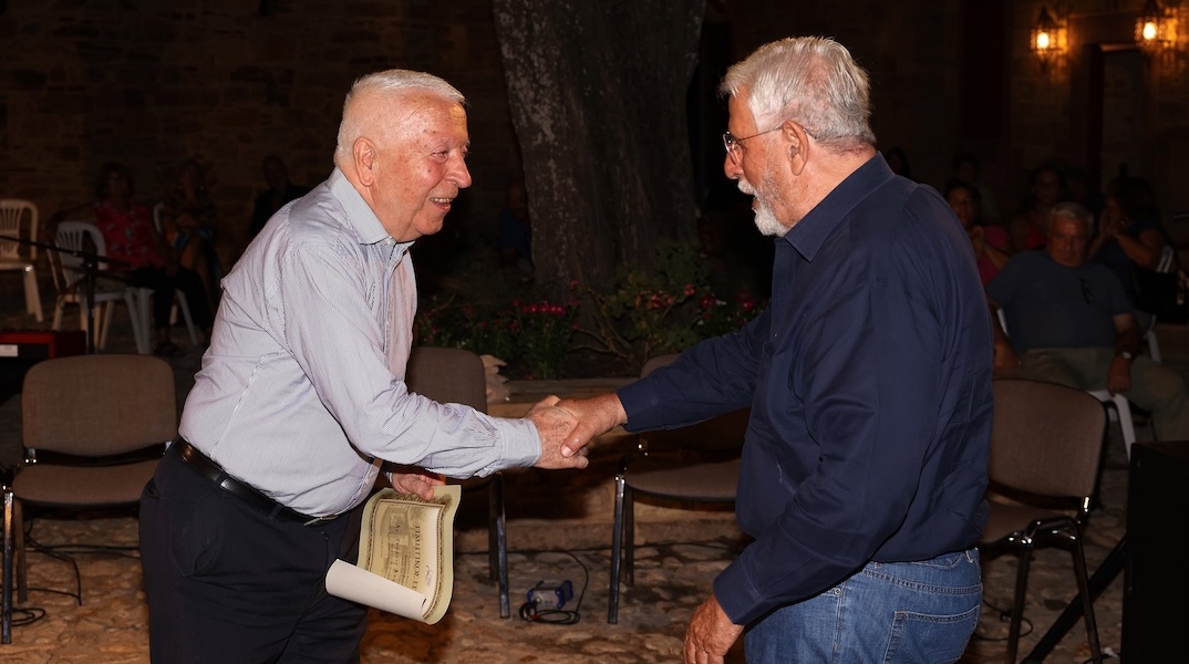Από αριστερά: κ. Κωνσταντίνος Μουτζούρης, Δρ. Γεώργιος Β. Αποστολόπουλος