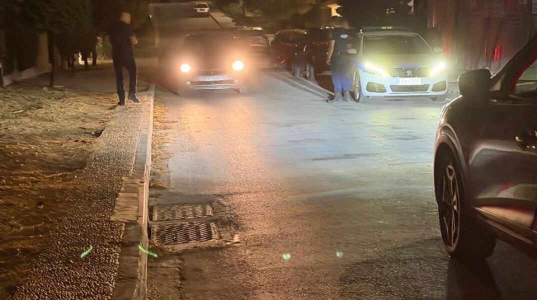 Γιώργος Μαζωνάκης: Η Αστυνομία στο σπίτι του στην Άνω Βούλα 