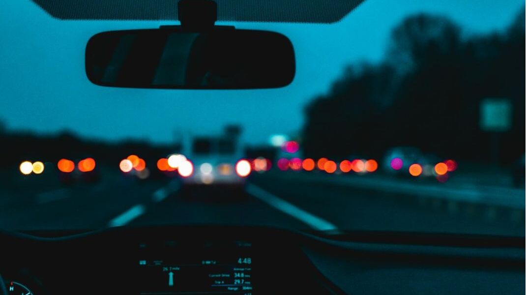 Σταγόνες για καλύτερη όραση τη νύχτα: Ενθαρρυντικά αποτελέσματα για όσους δυσκολεύονται στην οδήγηση