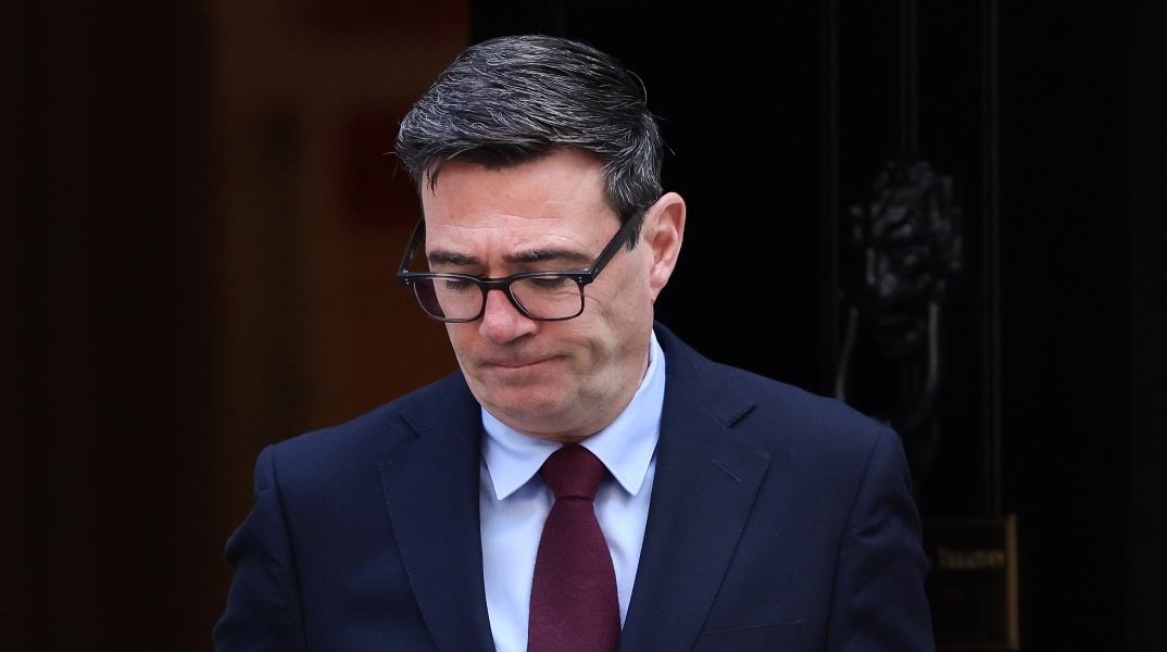 Πέθανε ο πατέρας του βρετανού πρωθυπουργού Άντι Μπέρναμ