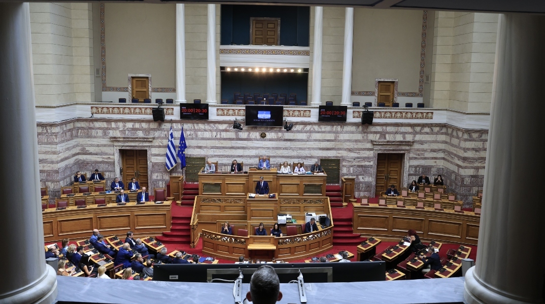 Βουλή: Πέρασαν οι προτάσεις της ΝΔ για τη Συνταγματική Αναθεώρηση - Οι ψήφοι ανά άρθρο