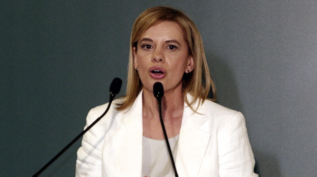 Αποχώρησε από το ΠΑΣΟΚ η Ρόζα Βρεττού με πυρά κατά Ανδρουλάκη