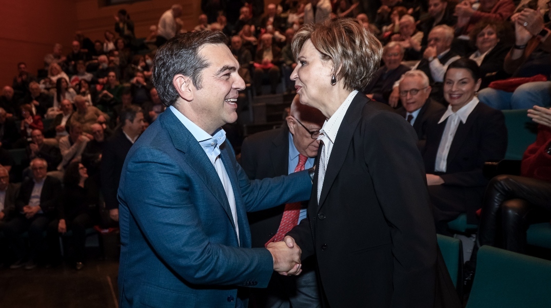 «Να παραδώσει την έδρα της»: Επίθεση ΣΥΡΙΖΑ σε Γεροβασίλη για προσχώρηση στην ΕΛ.Α.Σ. του Τσίπρα
