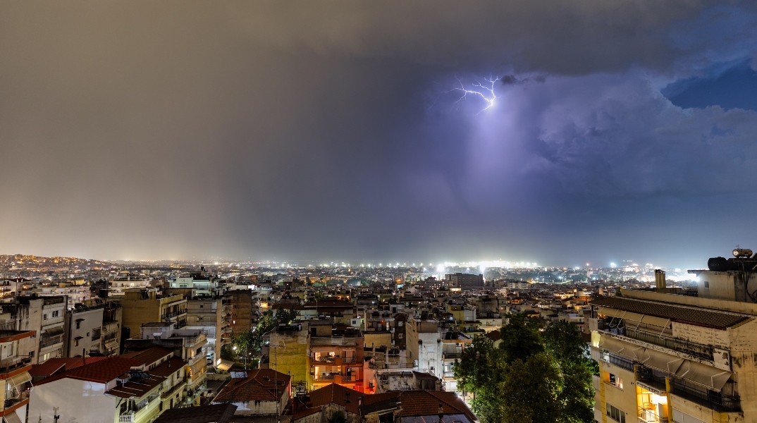 Καιρός αύριο: Νέα άνοδος της θερμοκρασίας και ισχυροί άνεμοι