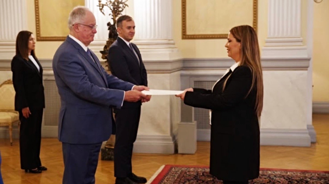 Τα διαπιστευτήριά της επέδωσε η πρέσβειρα του Ισραήλ στην Ελλάδα 