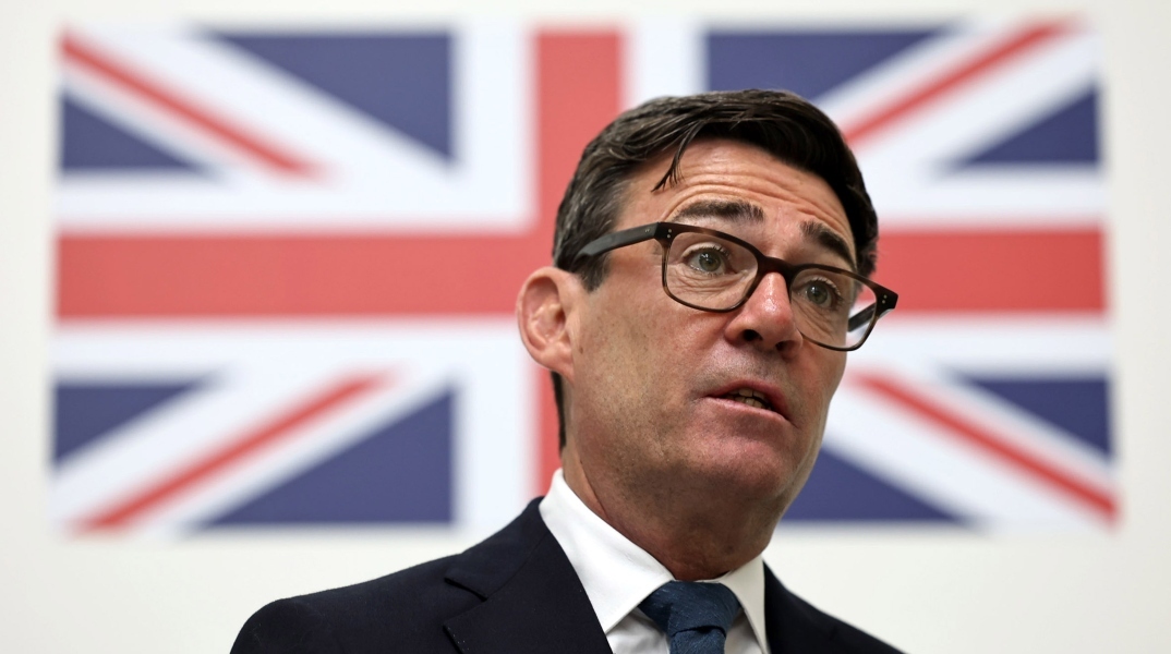 Ο Άντι Μπέρναμ «σκότωσε» το Brexit: Ο Βρετανός πρωθυπουργός θέλει επανένταξη της χώρας στην ΕΕ