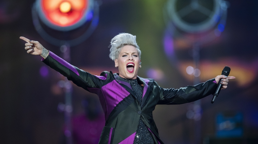 Pink: Μαζεύουν υπογραφές για την απομάκρυνσή της από τη UNICEF – Απέναντί της ο Χαβιέρ Μπαρδέμ