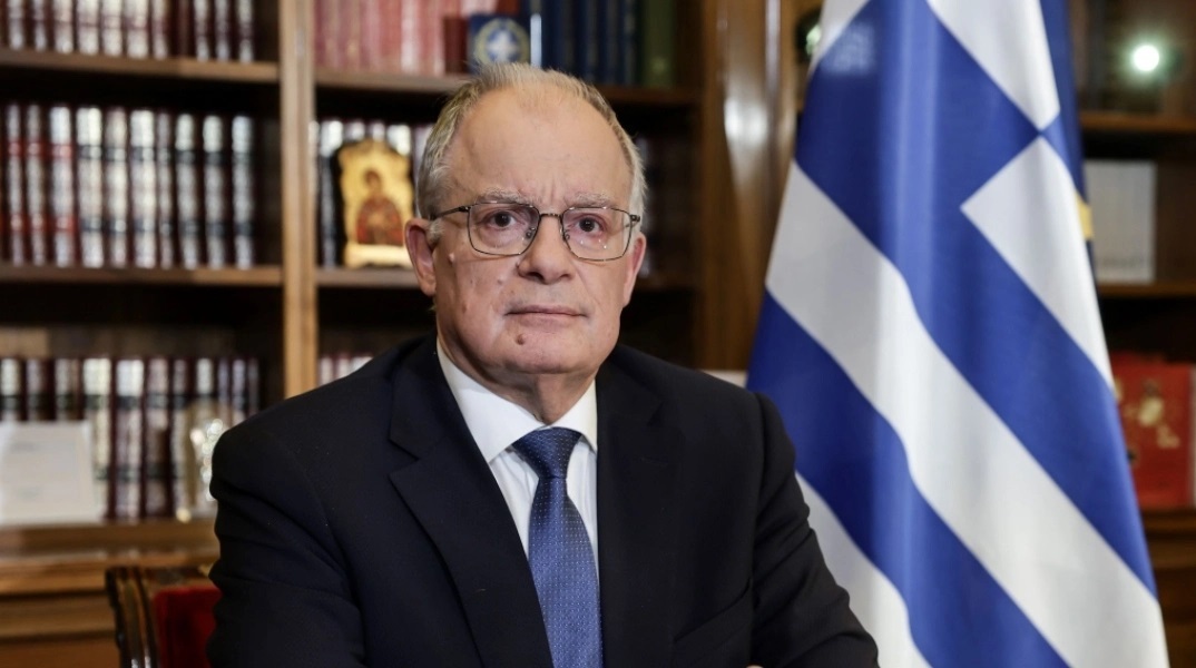 Τασούλας για τον πυροσβέστη που σκοτώθηκε στη Ρόδο: Βαρύτατο τίμημα στον βωμό του καθήκοντος