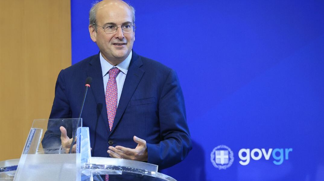 Χατζηδάκης: «Μεγάλο έργο για τη Δυτική Μακεδονία το data center της Amazon στην Κοζάνη»