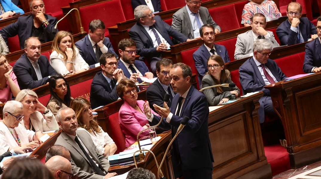 Γαλλία: Σε κατάσταση δημοσιονομικού εκτροχιασμού η χώρα, στο 119% του ΑΕΠ το δημόσιο χρέος