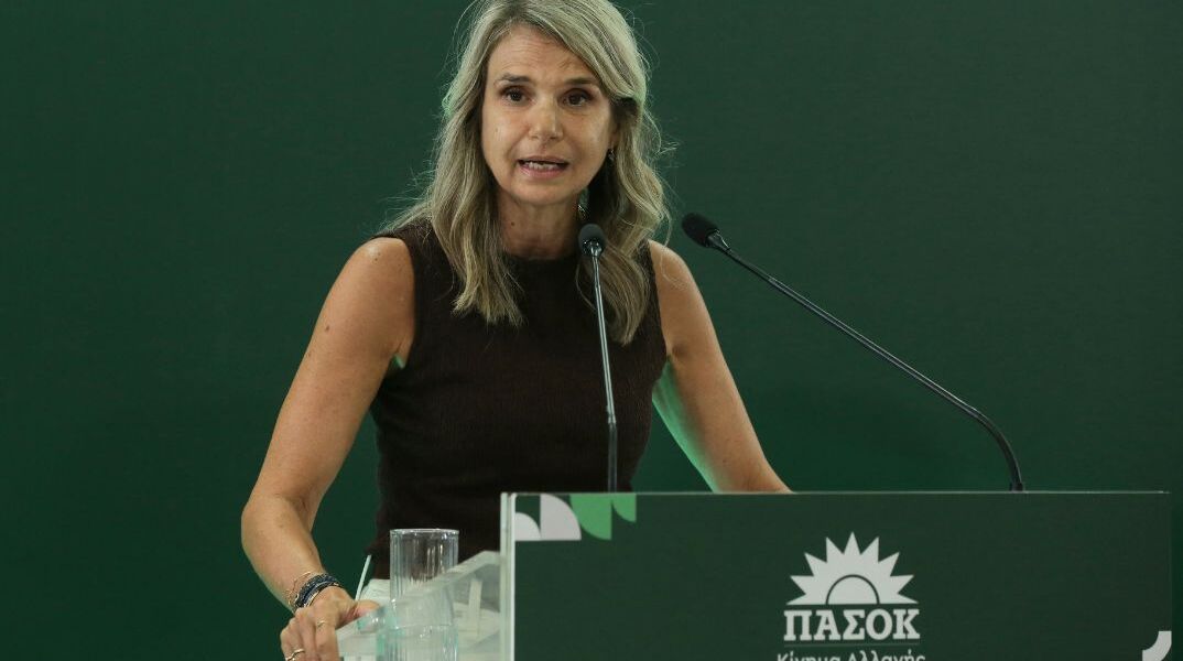 Μιλένα Αποστολάκη: «Επτά χρόνια προστάτευαν funds και servicers και σήμερα ανακαλύπτουν το πρόβλημα»