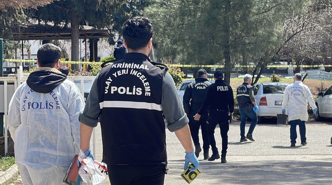 Τραγωδία στην Κωνσταντινούπολη: Νεκρή μια μαθήτρια από την επίθεση με μαχαίρι έξω από σχολείο