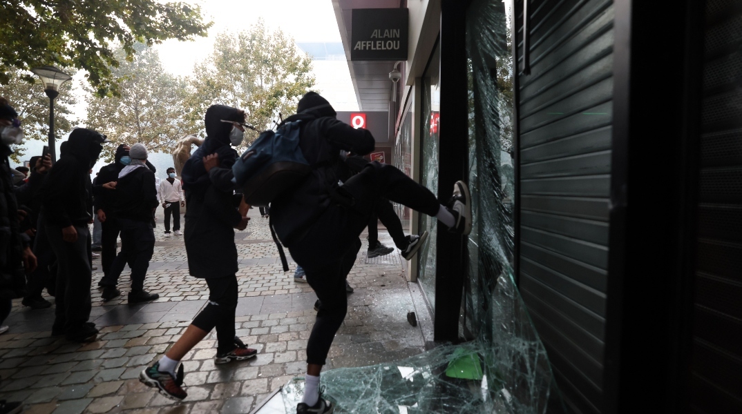 Βέλγιο: Απαγόρευση συναθροίσεων άνω των τριών ατόμων στη Λιέγη λόγω διαδηλώσεων και ταραχών