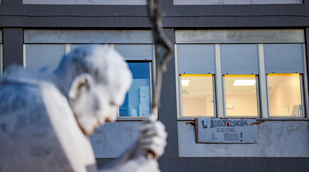 Ομαλά εξελίσσεται η μετεγχειρητική πορεία του Πάπα Λέοντα - Η ανακοίνωση του Βατικανού