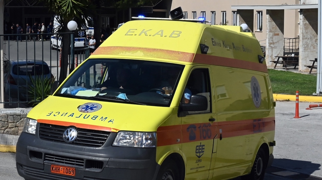 Θεσσαλονίκη: Στο νοσοκομείο ανήλικος που παρασύρθηκε από αυτοκίνητο έξω από σχολείο στη Καλαμαριά