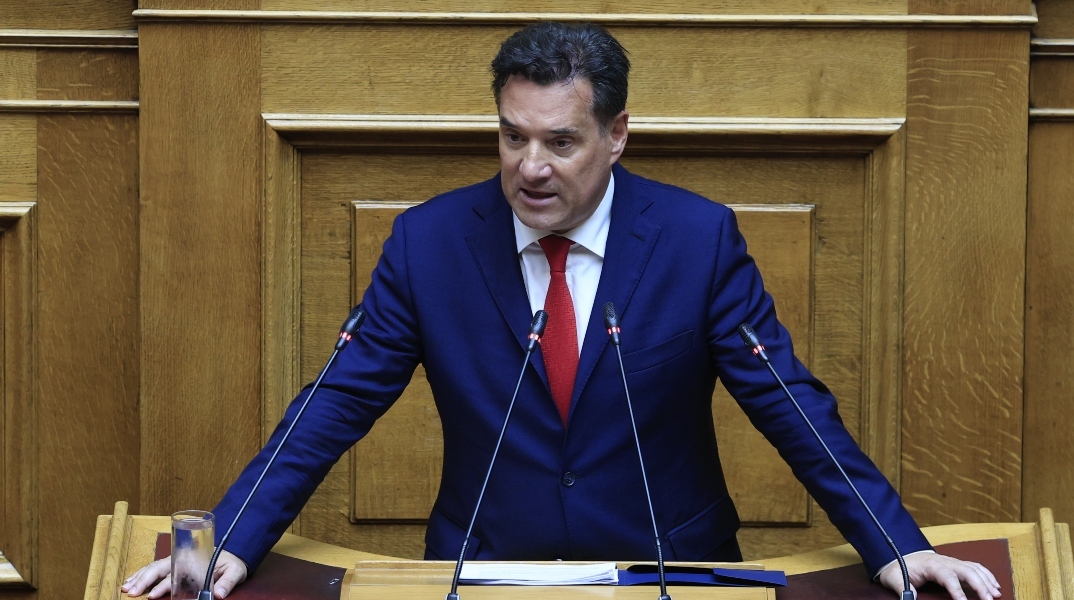 Γεωργιάδης κατά αντιπολίτευσης για τα social: Πάτε με τα συμφέροντα των πλατφορμών και όχι με των παιδιών