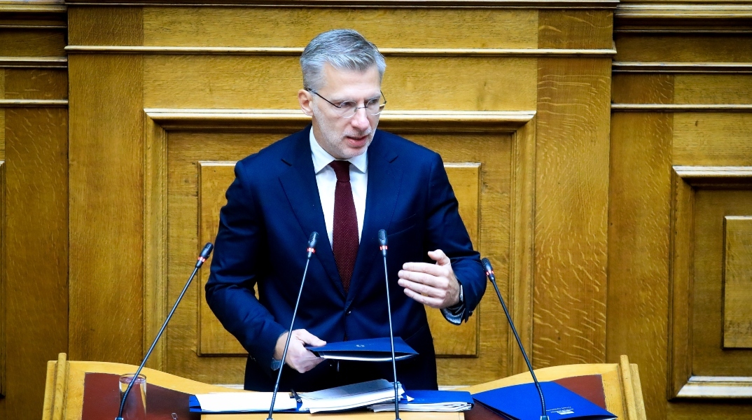 Σκέρτσος: Συμβατή με την ενωσιακή νομοθεσία η απαγόρευση πρόσβασης στο Διαδίκτυο για παιδιά κάτω των 15	
