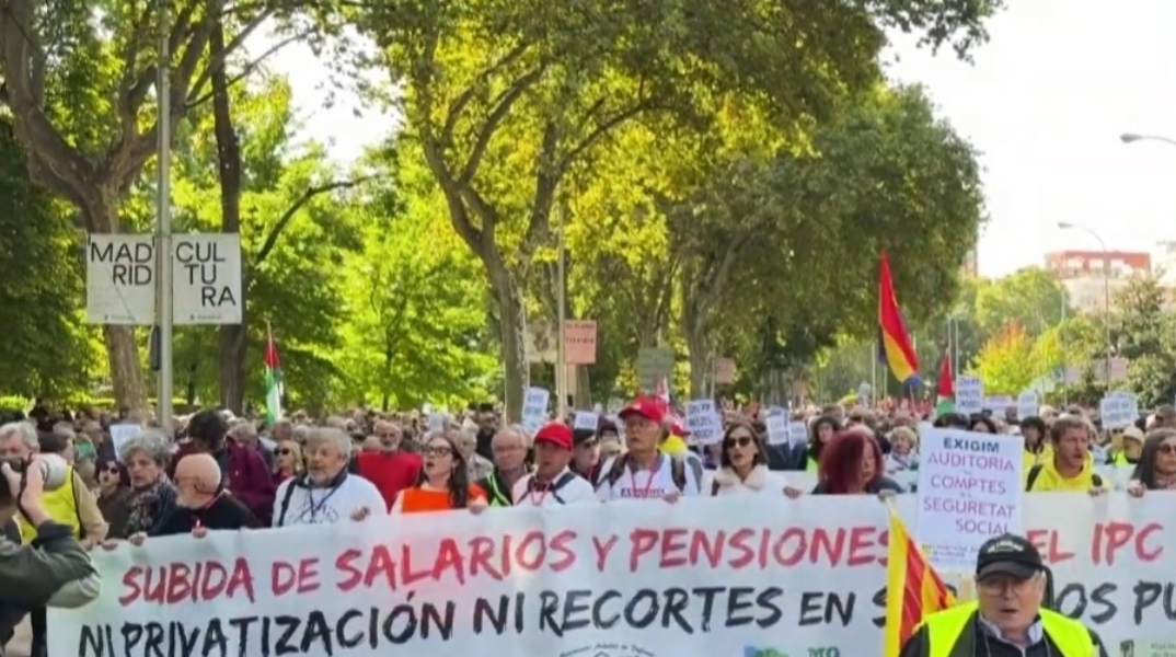 Ισπανία: Χιλιάδες διαδηλωτές στους δρόμους για να υπερασπιστούν τις συντάξεις πριν τις εκλογές
