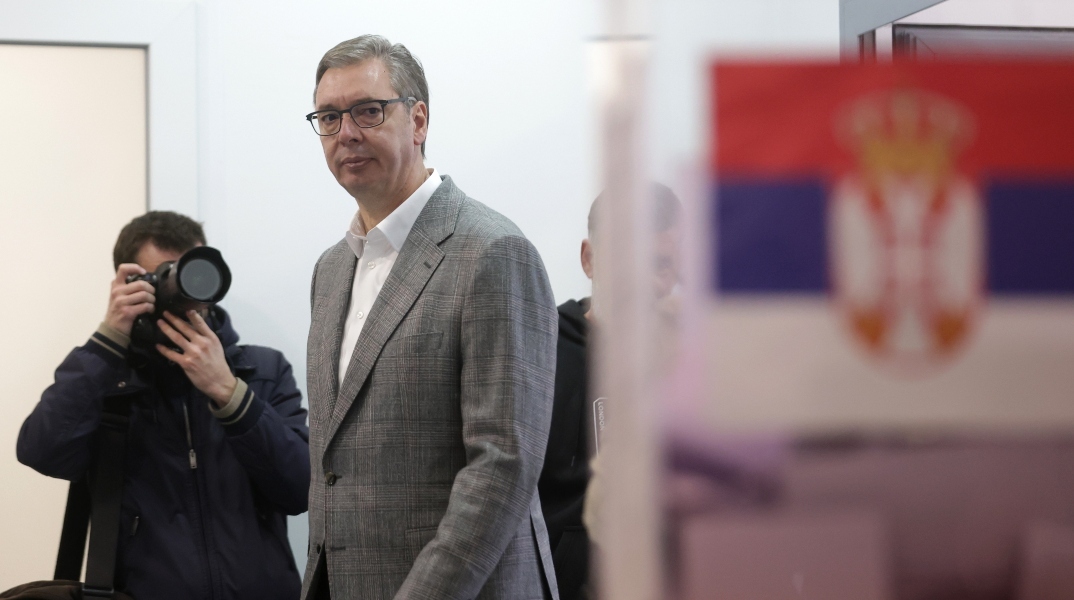 Σερβία-εκλογές: Στο 56,4% η συμμετοχή - Καταγγελίες για παρατυπίες και επεισόδια στο Βελιγράδι	