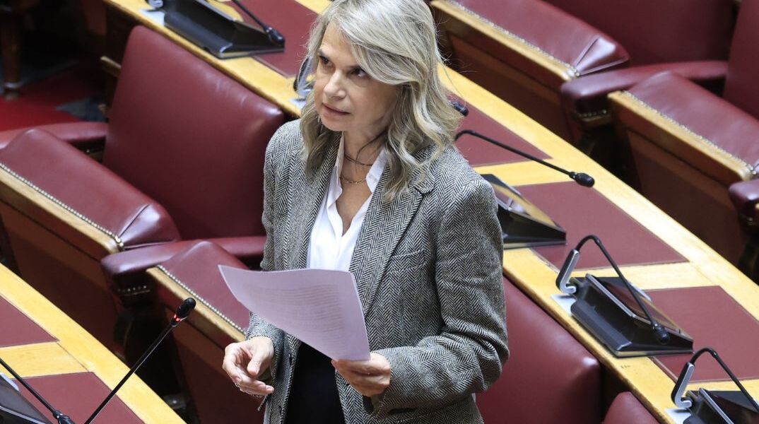Αποστολάκη: Οι τράπεζες κλείνουν καταστήματα, οι πολίτες διανύουν χιλιόμετρα
