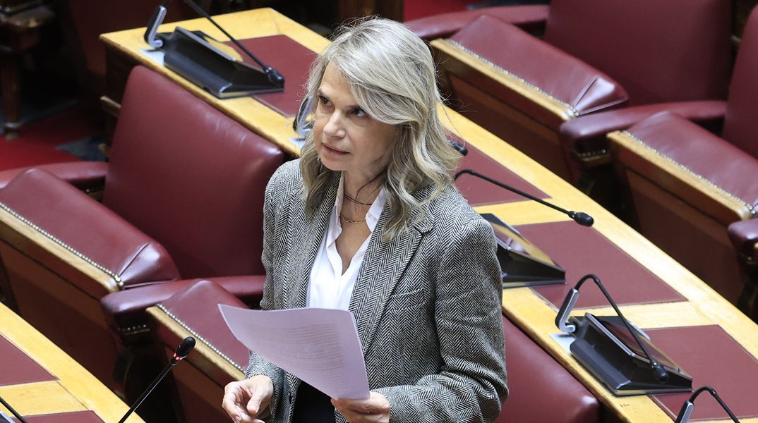 Μιλένα Αποστολάκη: Η ΝΔ νομοθετεί υπέρ των funds και αφήνει απροστάτευτους τους δανειολήπτες