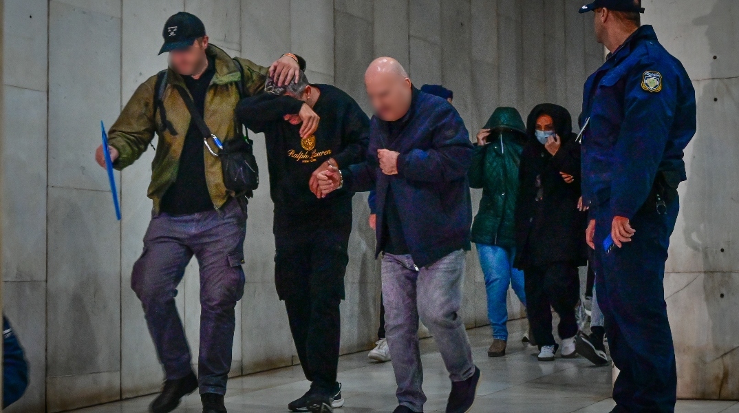 Υπόθεση Χωριάτικο: Η κατάθεση γυναίκας που δουλεύει σε πασίγνωστο στριπ κλαμπ - Βίντεο