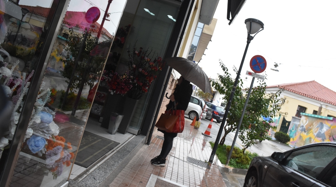 Βροχές και καταιγίδες για σήμερα Τρίτη σε όλη τη χώρα