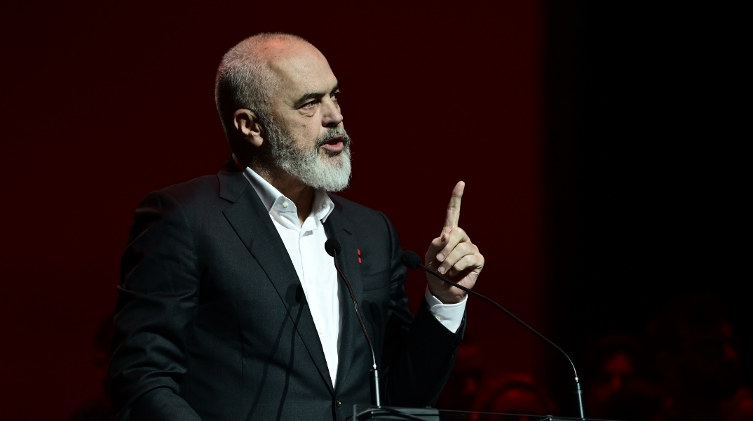 Ο Έντι Ράμα 