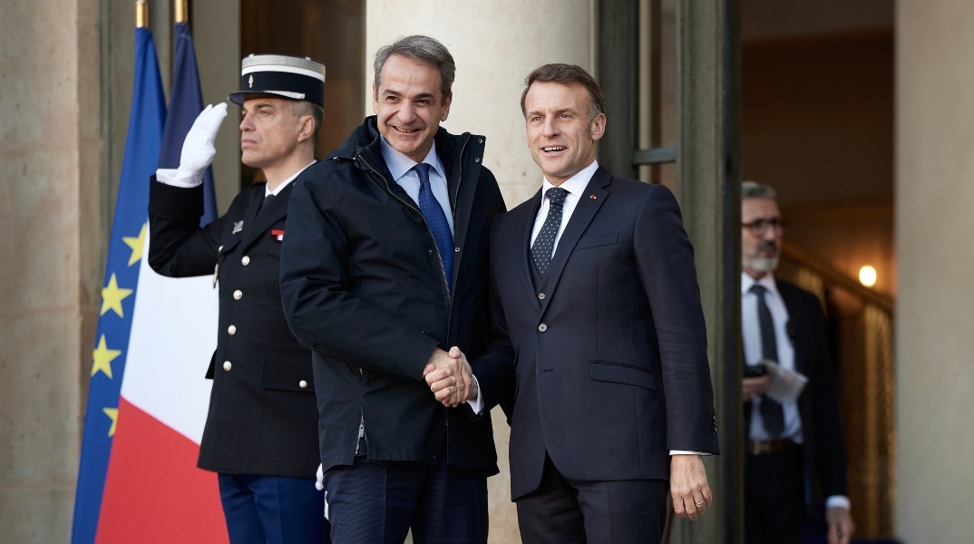 Ο Κυριάκος Μητσοτάκης στο Παρίσι, όπου συμμετέχει στη συνάντηση ηγετών της Συμμαχίας των Προθύμων για την Ουκρανία