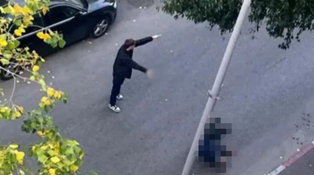 Η στιγμή της επίθεσης με μαχαίρι κατά του πλήθους στο Τελ Αβίβ - Νεκρός ο δράστης