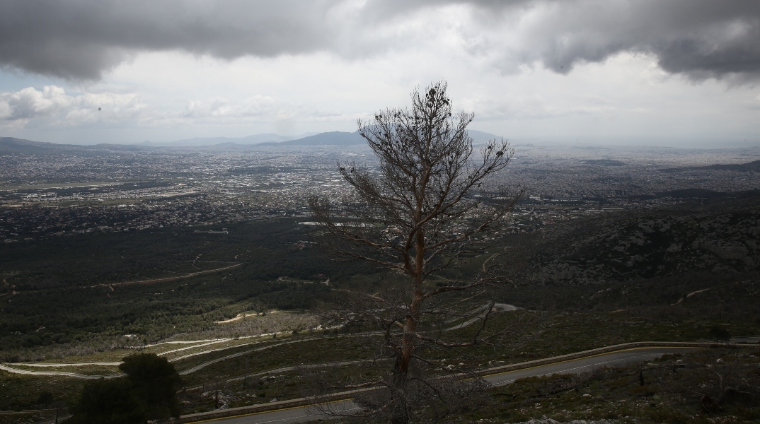 Καιρός αύριο: Στους 27 βαθμούς η θερμοκρασία με λιακάδα και λίγες τοπικές νεφώσεις