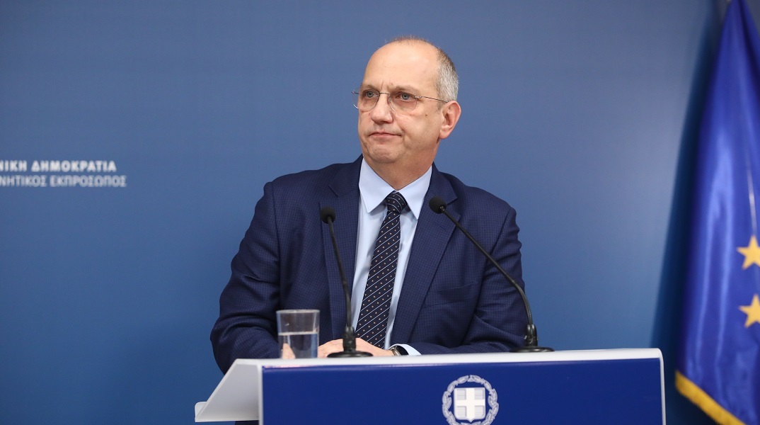 O Γιάννης Οικονόμου