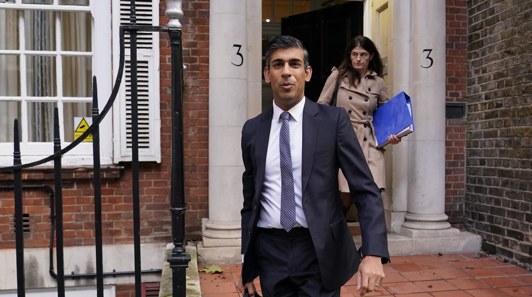  Προτεραιότητα της επόμενης κυβέρνησης, η επίτευξη οικονομικής σταθερότητας, δηλώνει ο Ρίσι Σούνακ - Αποκλείεται η πρόωρη προσφυγή στις κάλπες