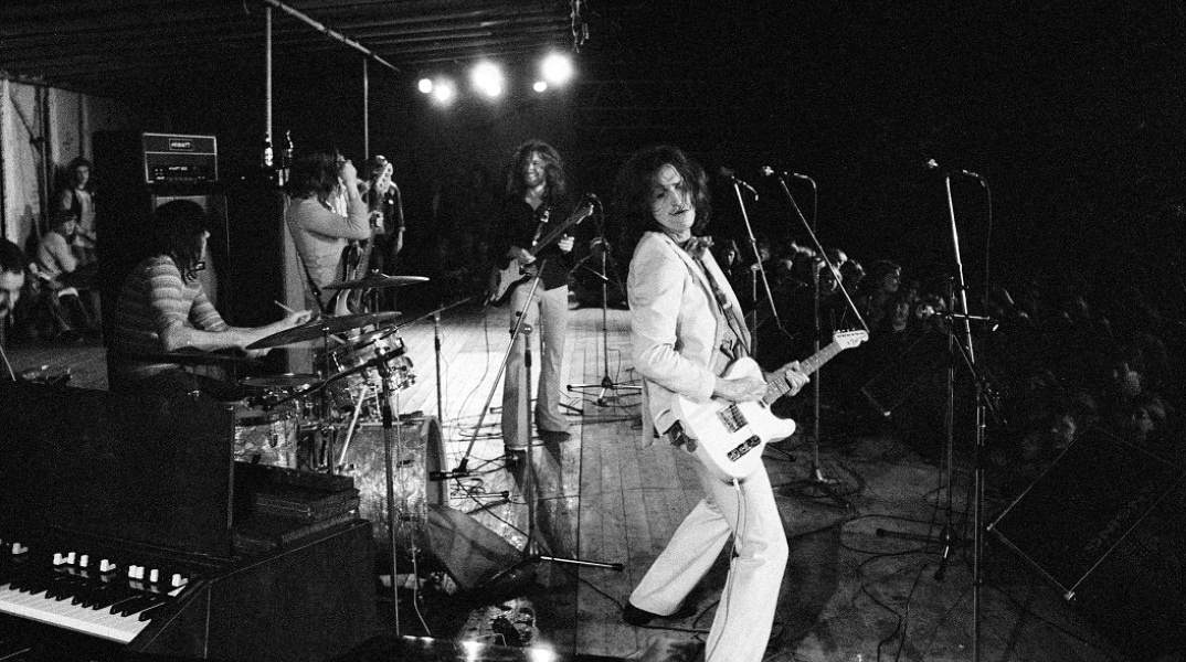 Στιγμιότυπο από συναυλία του συγκροτήματος The Kinks το 1972