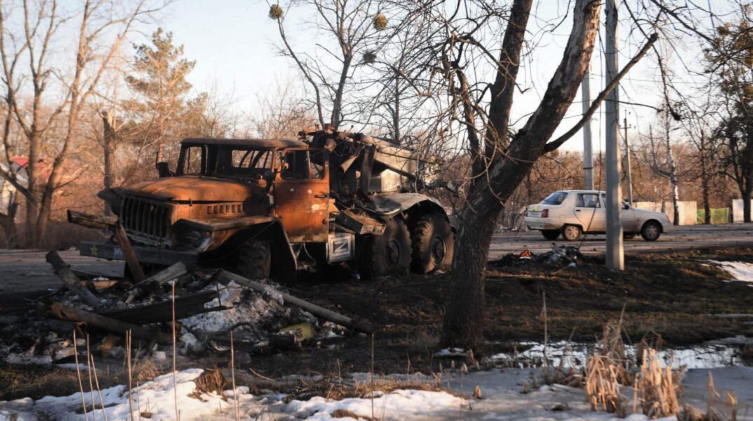 Κατεστραμμένο ρωσικό στρατιωτικό όχημα στην Ουκρανία