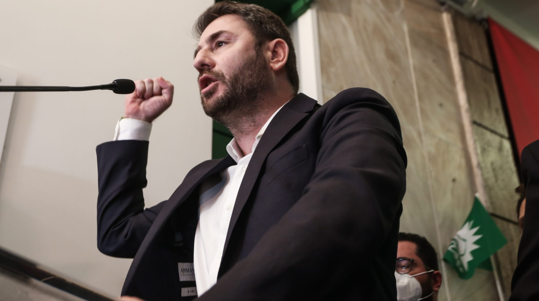 Ο Νίκος Ανδρουλάκης εξαπέλυσε νέα επίθεση στην κυβέρνηση ΝΔ για τις παρακολουθήσεις
