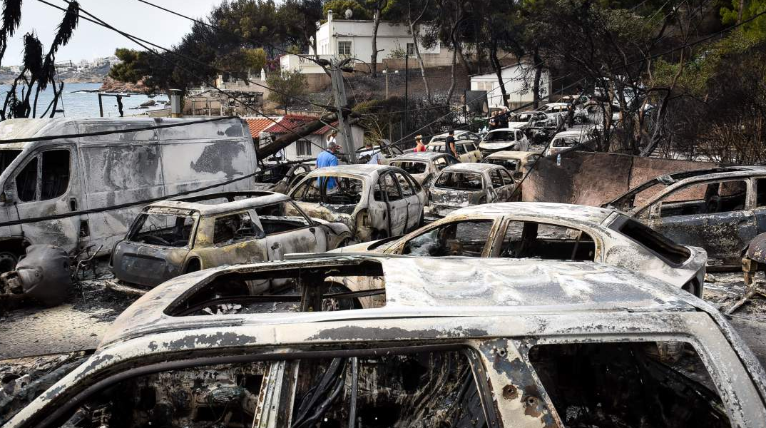 Στη φωτιά στο Μάτι οδηγοί εγκλωβίστηκαν στα αυτοκίνητά τους και κάηκαν ζωντανοί