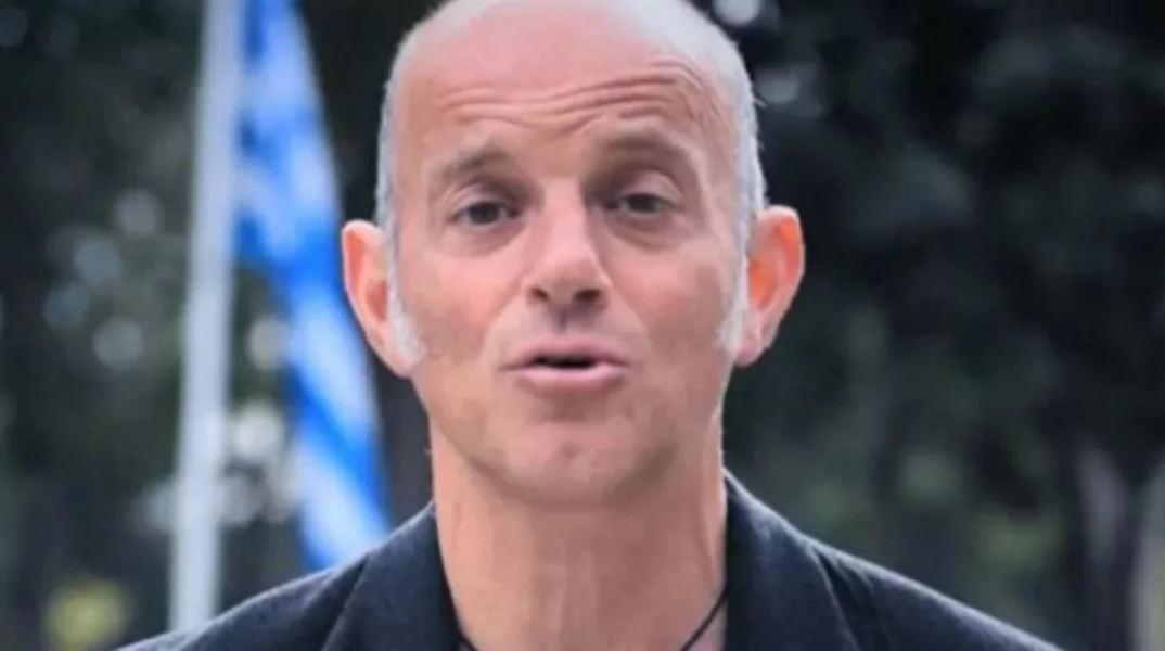 Ο 54χρονος δρομέας στο Μεσολόγγι, Βασίλης Ράπτης, πέθανε στο γήπεδο