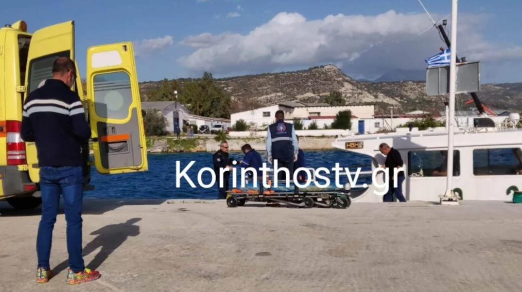Ασθενοφόρο στον Ισθμό της Κορίνθου παραλαμβάνει τη σορό της γυναίκας που έπεσε από τη γέφυρα