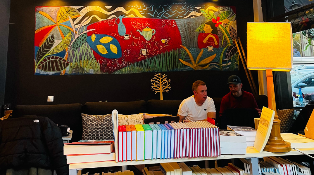 Little Tree Books & Coffee: Το αυτόχθον βιβλιοπωλείο της Ακρόπολης