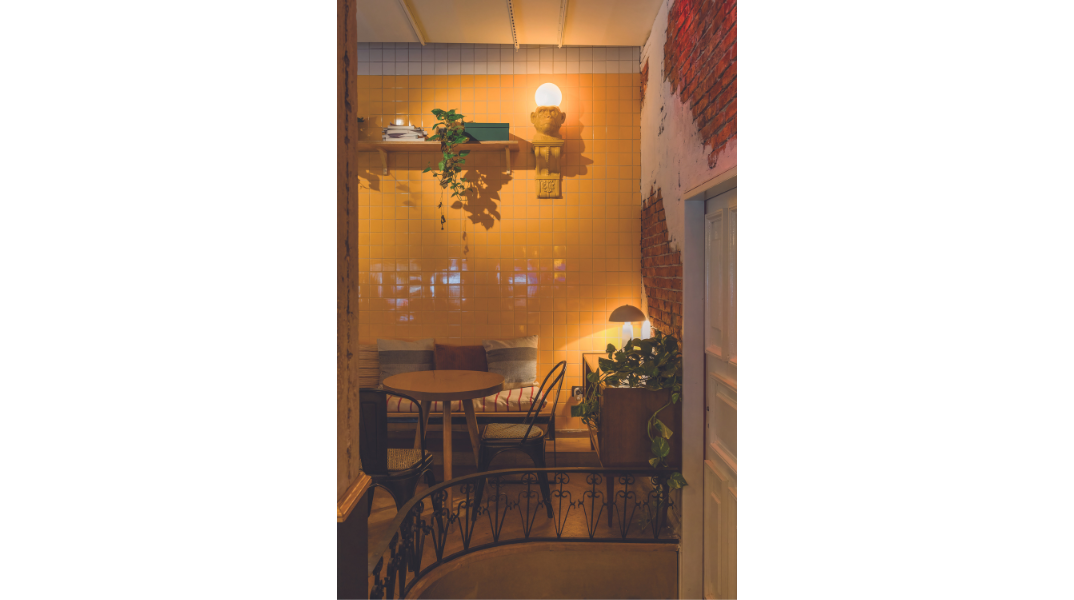 Café Cafe cocktails & more: Το στέκι που άλλαξε τα δεδομένα  στο Περιστέρι