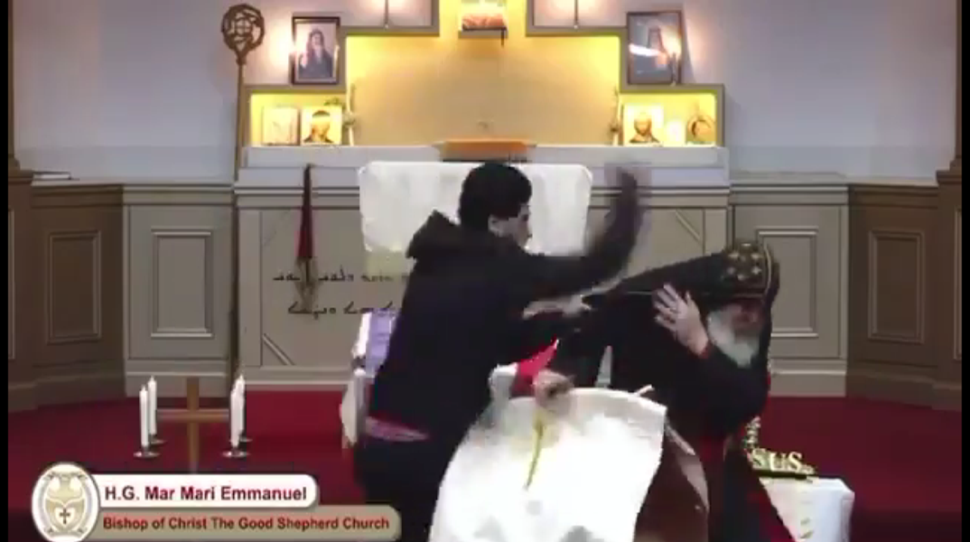 Νέα επίθεση με μαχαίρι στο Σίδνεϊ: Άγνωστος μαχαίρωσε ιερέα σε ζωντανή μετάδοση 