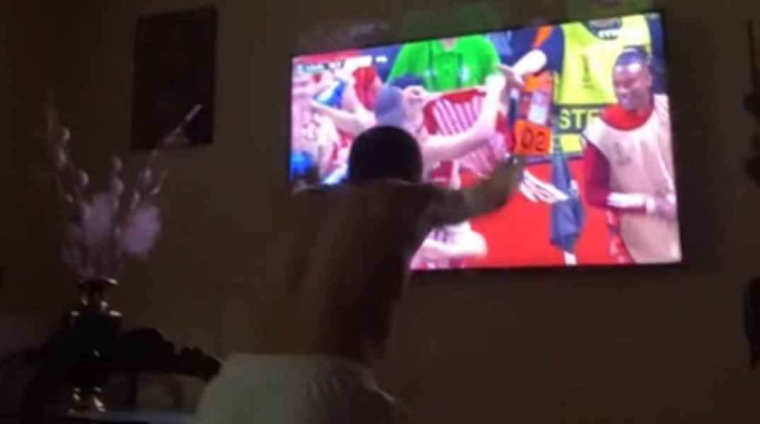 Πανζουρλισμός από τους φιλάθλους του Ολυμπιακού 