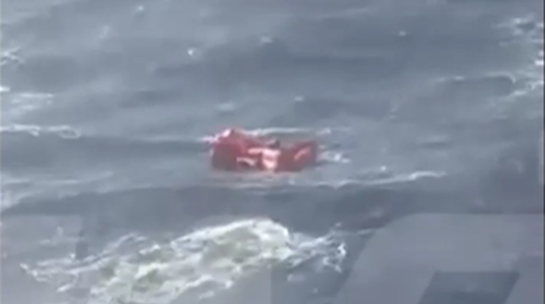 Δραματική επιχείρηση διάσωσης ναυαγού ανάμεσα σε Τήνο-Μύκονο (video)